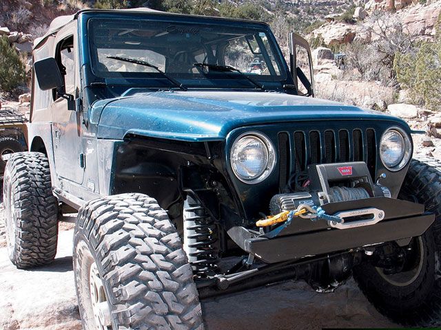 154_0807_12_z+bigger_jeep_tire_tips_tricks_products_lift_up+softer_durhamometer_hood.jpg