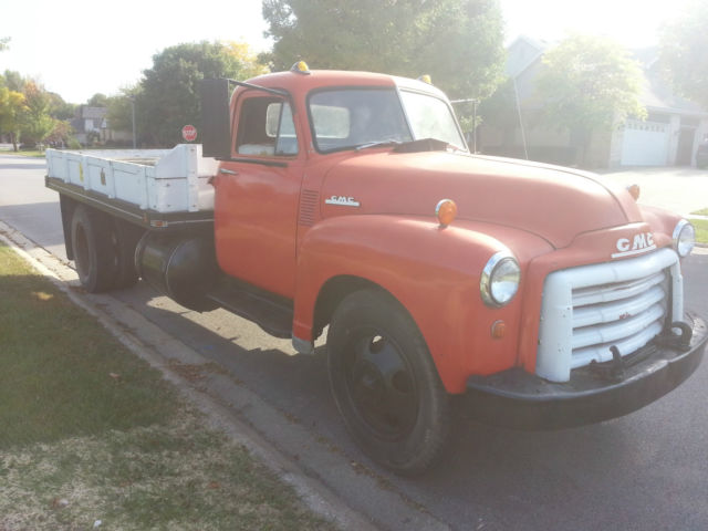 1953-gmc-2-ton-flatbed-truck-3.JPG