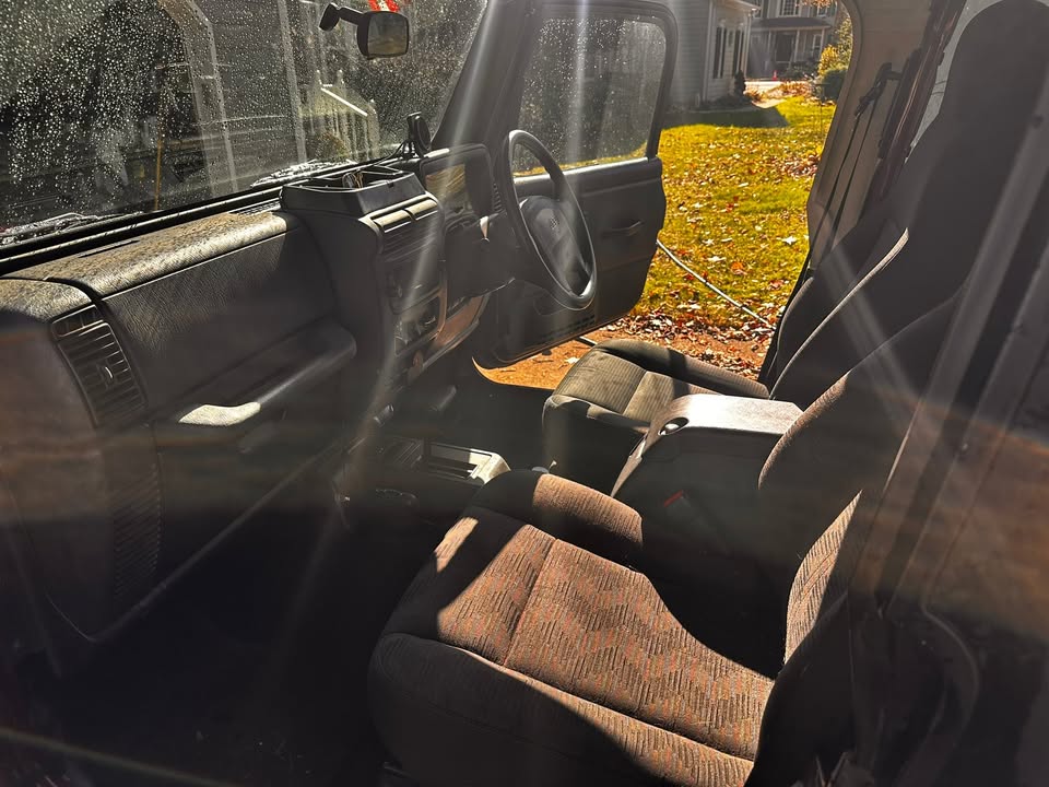 587634978_1711730379783778_4324356176227045971_n - Copy.jpg