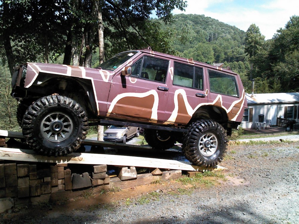 88xj whole jeep clean.jpg