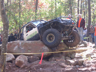 a2.bp.blogspot.com__0Y_buGi2vx8_Tq3OfNYj5uI_AAAAAAAAArI_fT_DttISMMk_s320_Hung_on_Rocks.JPG
