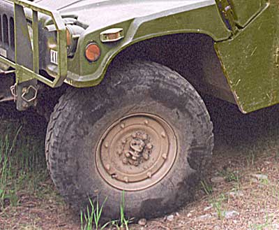 aflashoffroad.com_features_Wheels_images_8Bolt_Hmmwv.jpg