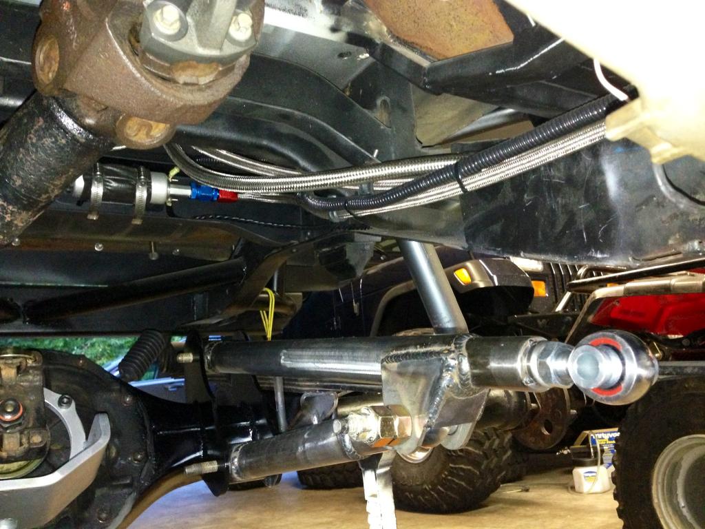 ai1024.photobucket.com_albums_y309_95builtjeep_gone_20postal_Postal_TractionBar2_zps2d800825.jpg