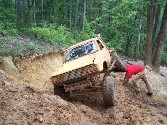 ai106.photobucket.com_albums_m266_wolfpackoffroad_8_12_06_100_2150.jpg