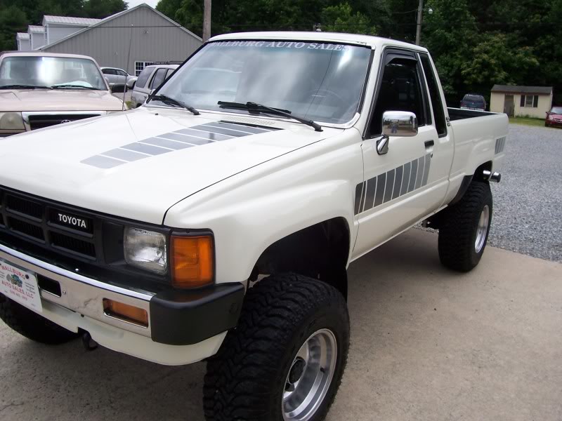 ai107.photobucket.com_albums_m287_toyotadad_85EXTCAB022.jpg