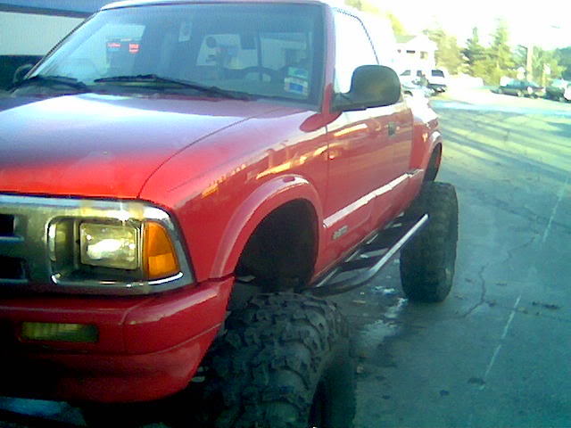 ai11.photobucket.com_albums_a154_mudonthetires10_My_20Truck_TruckwithSliders.jpg