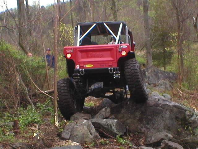 ai11.photobucket.com_albums_a180_bigassedredjeep_crozet_apr_208_9_P4080013.jpg