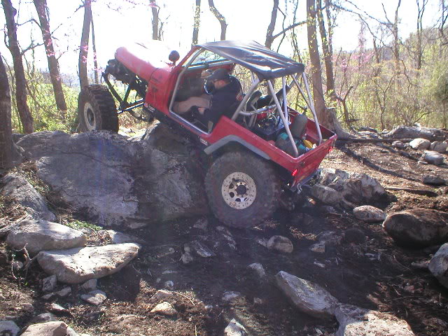 ai11.photobucket.com_albums_a180_bigassedredjeep_crozet_apr_208_9_P4090026.jpg