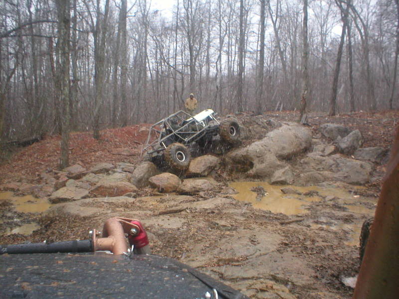 ai11.photobucket.com_albums_a180_bigassedredjeep_new_20one_P1010074.jpg