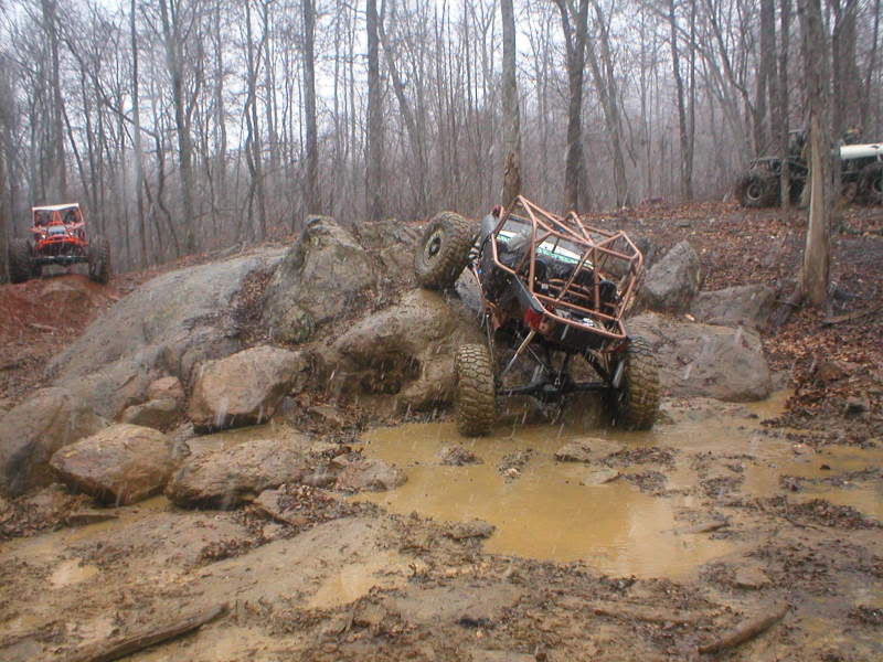 ai11.photobucket.com_albums_a180_bigassedredjeep_new_20one_P1010075.jpg
