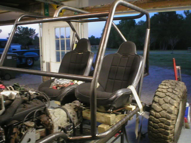 ai11.photobucket.com_albums_a180_bigassedredjeep_new_20one_P4220001.jpg