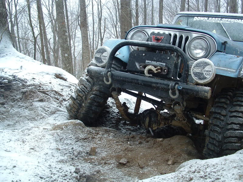 ai11.photobucket.com_albums_a180_bigassedredjeep_random1_old_time_20wheelin_DSCF0022.jpg