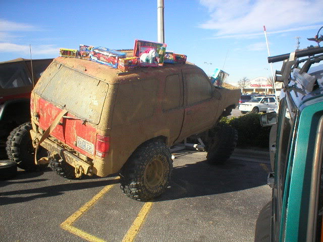 ai11.photobucket.com_albums_a180_bigassedredjeep_random_PC090012.jpg