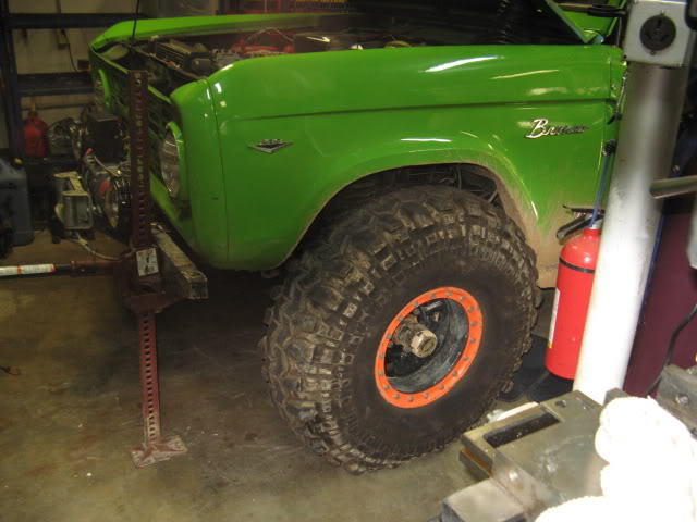 ai110.photobucket.com_albums_n113_Earlybronco_Bronco_20Tires_IMG_1875.jpg