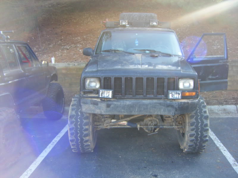 ai114.photobucket.com_albums_n268_Fadunkasaurus_1997_20XJ_1997jeep001.jpg