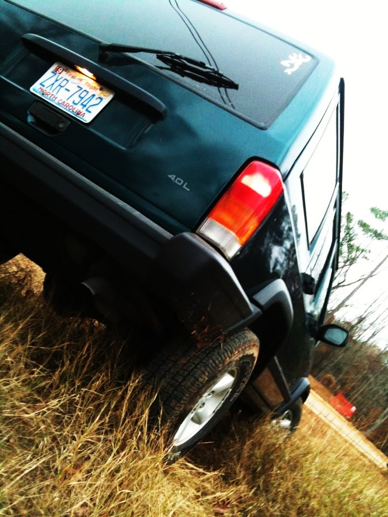 ai1188.photobucket.com_albums_z417_jdm_teggy92_Jeep_20cherokee_cherokeebrowning.jpg