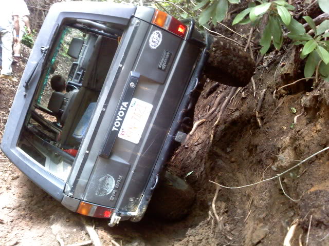 ai1200.photobucket.com_albums_bb329_mudyota_flopped4runner.jpg