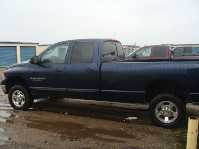 ai1202.photobucket.com_albums_bb367_mudndodge_05_20cummins_DSC05878.jpg