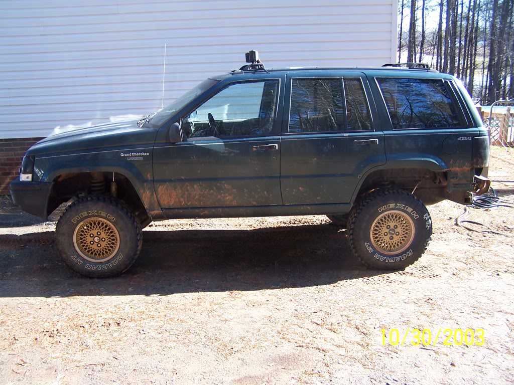 ai1204.photobucket.com_albums_bb412_highrideCherokee94_jeep002.jpg