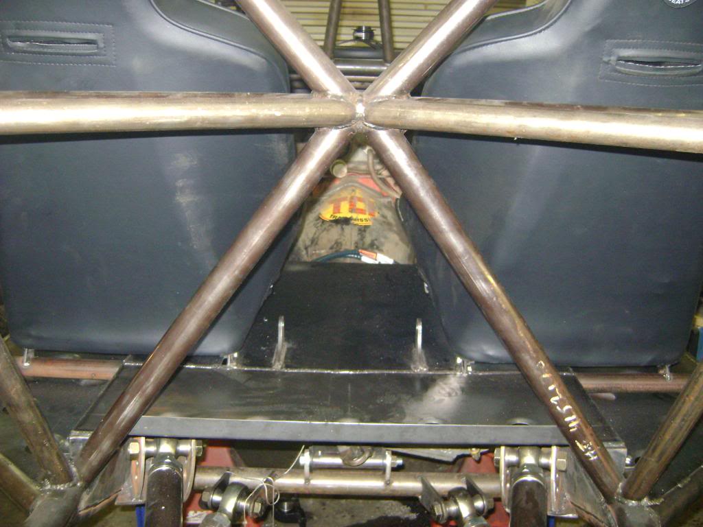 ai1222.photobucket.com_albums_dd489_mcutler1_copper_20crawler_20buggy_centerfloor033.jpg