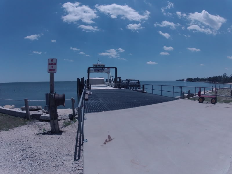 ai128.photobucket.com_albums_p184_redrumbp_Calo_Calocabinsferry2.jpg