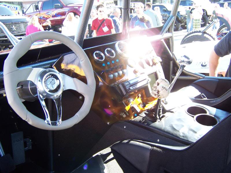 ai129.photobucket.com_albums_p220_rockmafia5_sema_100_5495.jpg