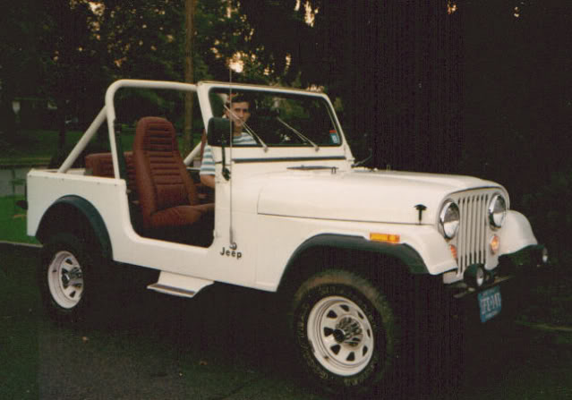 ai129.photobucket.com_albums_p228_TallPeter_Early_20Jeep_20Shots_CJ7new4.jpg