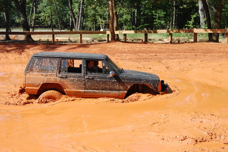 ai130.photobucket.com_albums_p275_nissan11_Muddin_DSC_0062.jpg