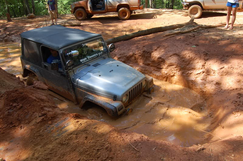 ai130.photobucket.com_albums_p275_nissan11_Muddin_DSC_0073.jpg