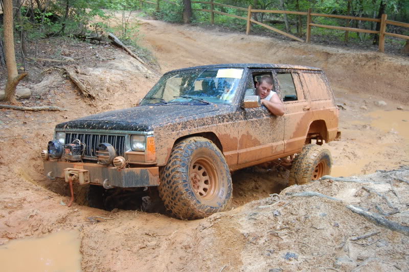 ai130.photobucket.com_albums_p275_nissan11_Muddin_DSC_0086.jpg