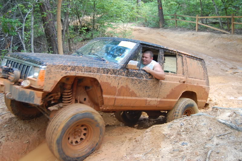 ai130.photobucket.com_albums_p275_nissan11_Muddin_DSC_0088.jpg