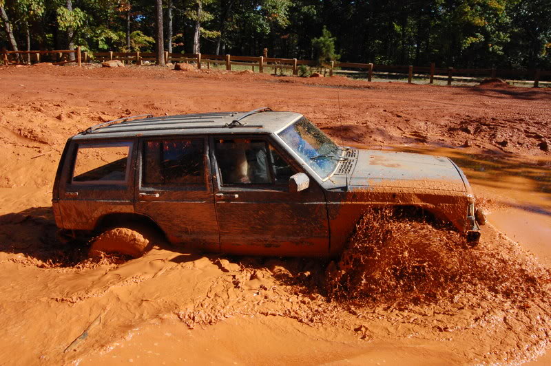 ai130.photobucket.com_albums_p275_nissan11_Muddin_DSC_0249.jpg