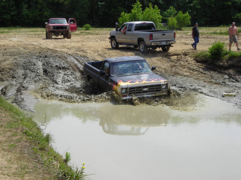 ai130.photobucket.com_albums_p275_nissan11_Muddin_DSCN0439.jpg