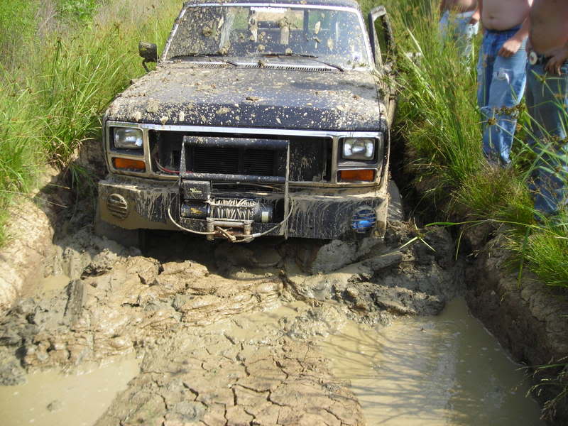 ai130.photobucket.com_albums_p275_nissan11_Muddin_DSCN0563.jpg