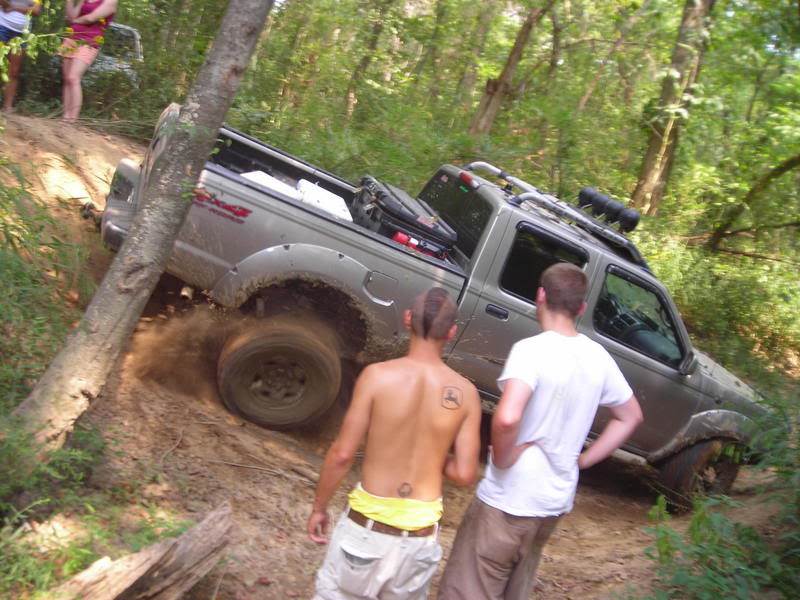 ai130.photobucket.com_albums_p275_nissan11_Muddin_DSCN1115.jpg