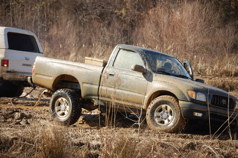 ai130.photobucket.com_albums_p275_nissan11_Muddin_Lexington_201_6_08_DSC_0205.jpg