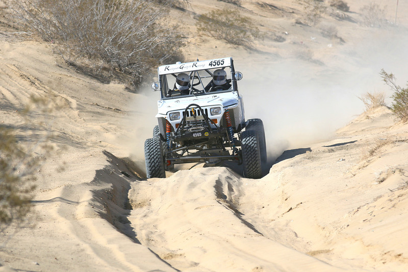 ai1331.photobucket.com_albums_w591_GROffroad_KOH_202014_GR16_out_L_zps43b00847.jpg
