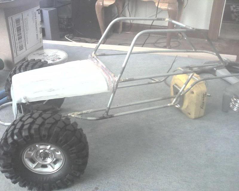 ai138.photobucket.com_albums_q266_74_Chevota_Leach_20RCcrawler_SmallChassis.jpg