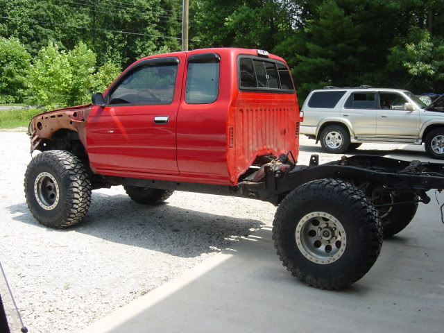 ai139.photobucket.com_albums_q298_jeepn_jason_brads_20yota_20build_Yotobuild003.jpg