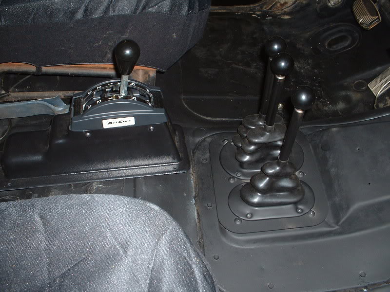 ai15.photobucket.com_albums_a393_mgbolton_Truck_Interior_DSCF0181.jpg