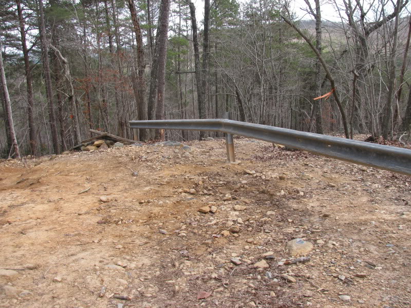 ai16.photobucket.com_albums_b25_xjghost_URE_20Trail_20Work_20D221a84d50ebaeb5c70a8e19376b57d61.jpg