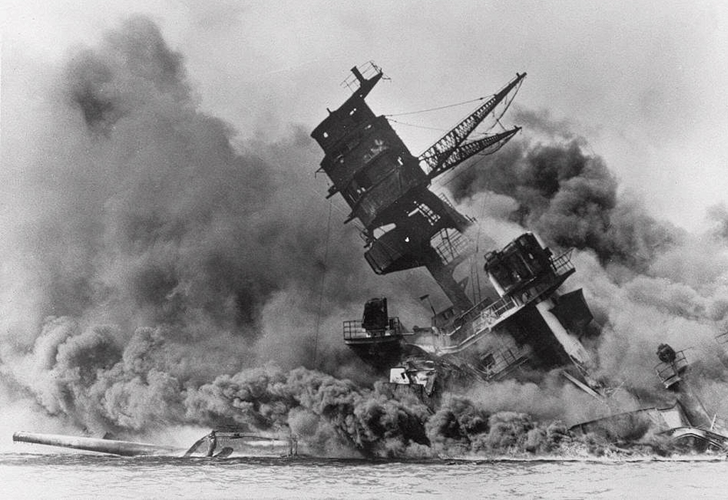 ai161.photobucket.com_albums_t222_PALADIN85020_Pearl_USSArizona.jpg