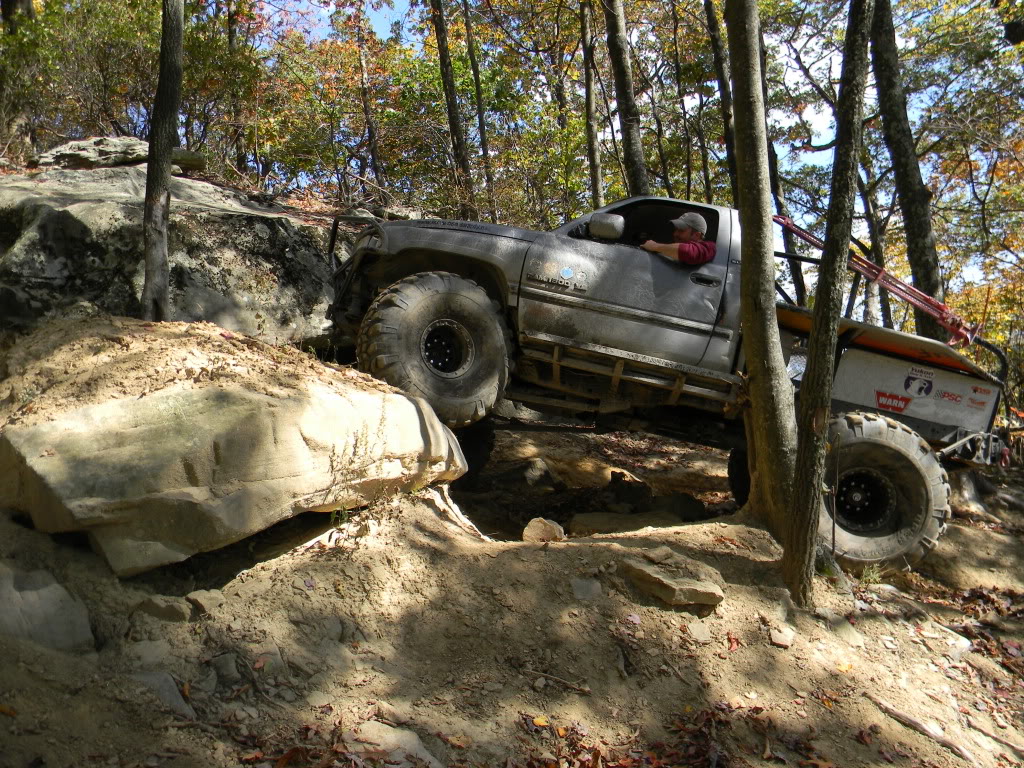 ai162.photobucket.com_albums_t244_Mountain_Ram_Fall_20Crawl_202010_Picture004.jpg