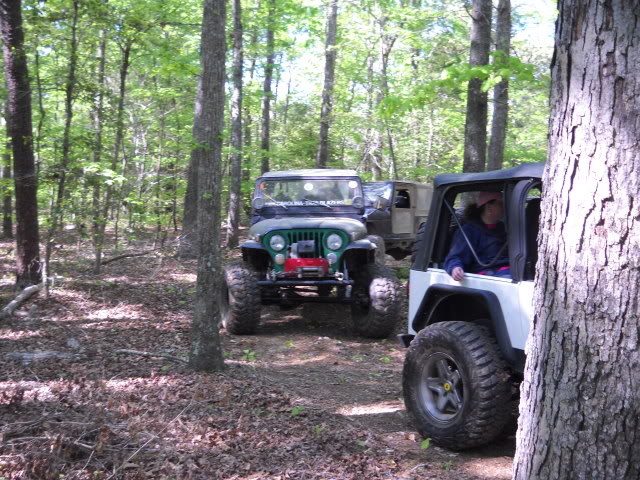 ai168.photobucket.com_albums_u179_amcjeepman_Trail_20Jeep_DSCN0138.jpg