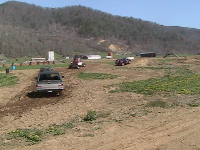 ai168.photobucket.com_albums_u182_turtlemechanic_4_18_9race_paradelap1.jpg