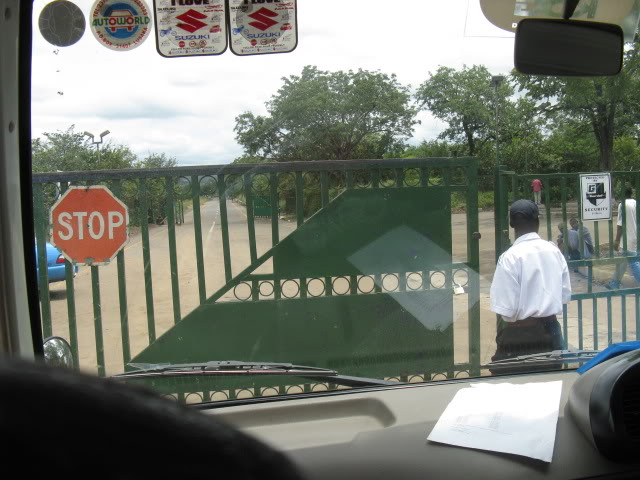 ai168.photobucket.com_albums_u182_turtlemechanic_Africa_20safari_CAMERADLOAD182.jpg