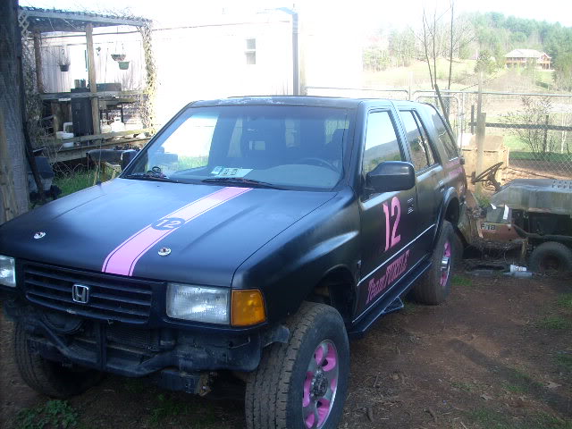 ai168.photobucket.com_albums_u182_turtlemechanic_lisas_20race_20truck_DSCN0007.jpg