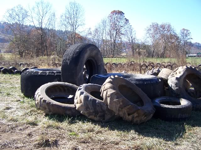 ai168.photobucket.com_albums_u182_turtlemechanic_ractrackpics_tirepile2.jpg