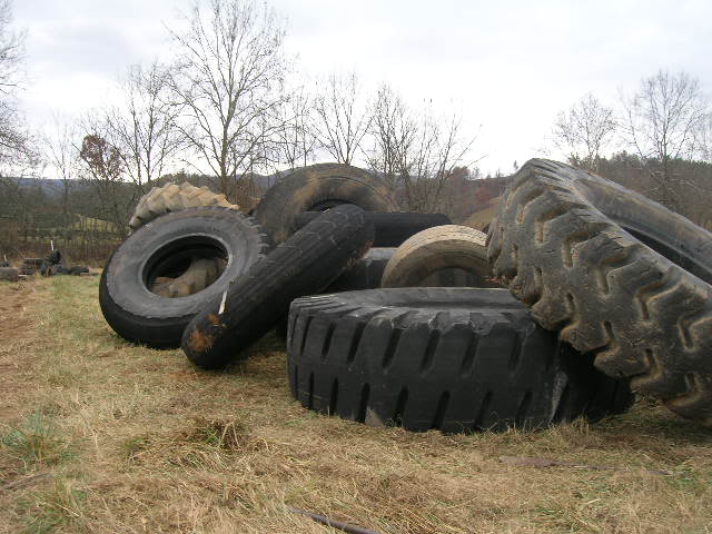 ai168.photobucket.com_albums_u182_turtlemechanic_ractrackpics_tires12.jpg