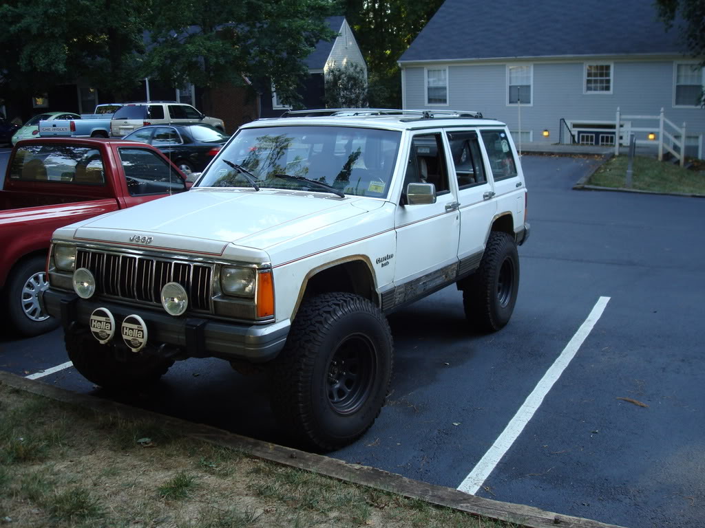 ai180.photobucket.com_albums_x10_wolfpackjeeper_1991_20Jeep_20Cherokee_DSC00941.jpg